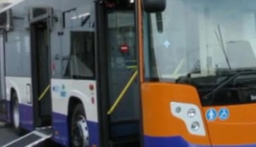 Scopri di più sull'articolo Due Italie sull’autobus: tra inflessibilità cieca e inciviltà dilagante
