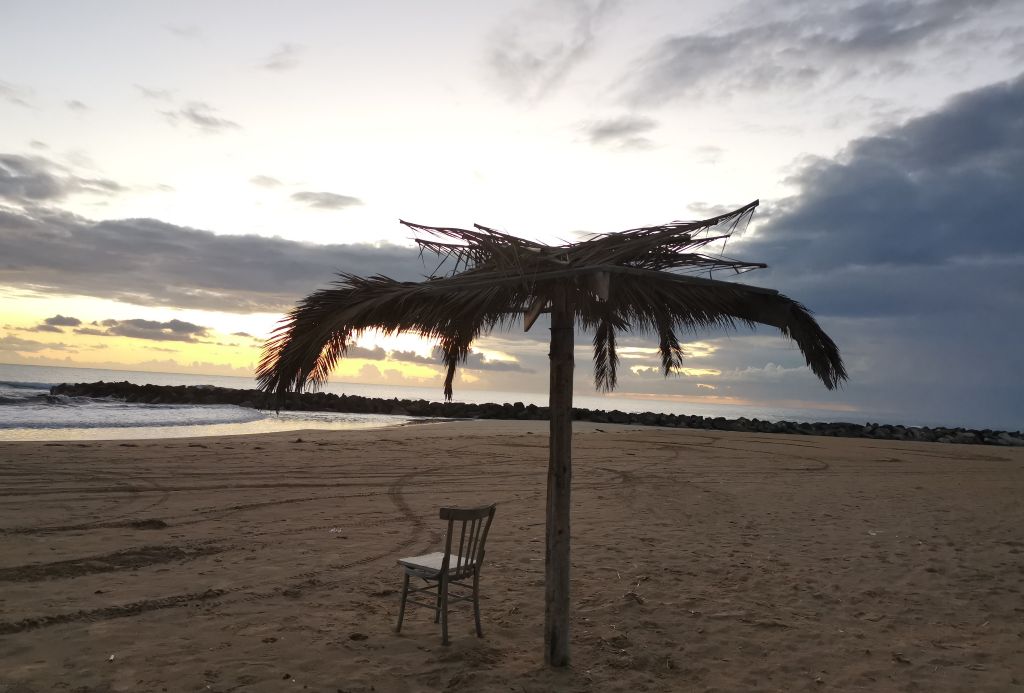 Scopri di più sull'articolo Spiagge piene… ma non di italiani: il segnale che politica e istituzioni fanno finta di non vedere