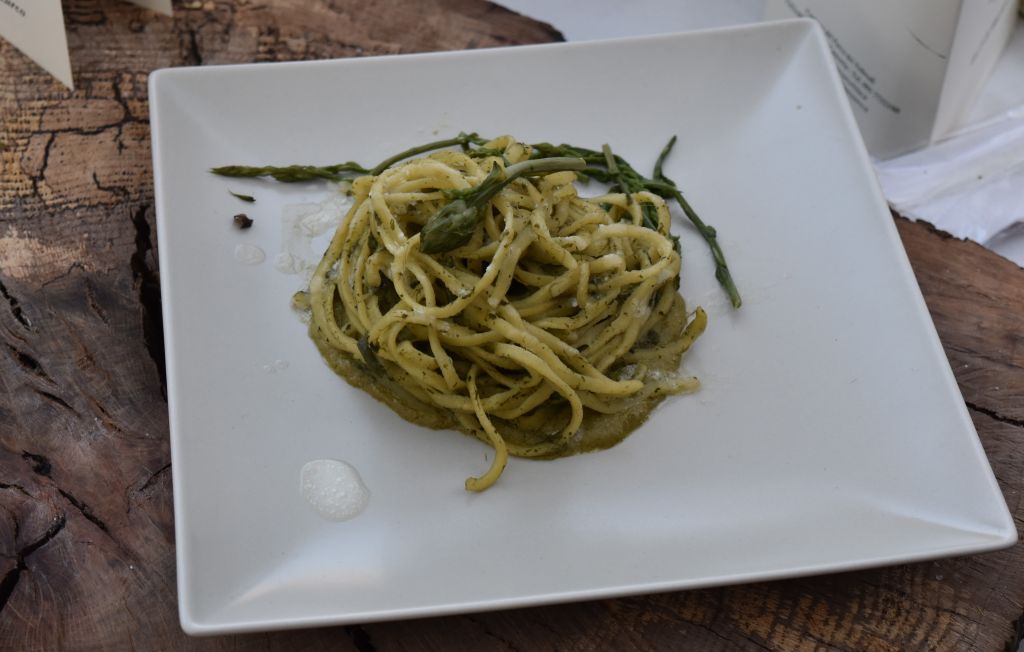 Pasta con asparagi selvatici