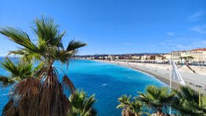 Scopri di più sull'articolo Nizza: tra mare, colline e piazze monumentali. Il fascino elegante della Costa Azzurra