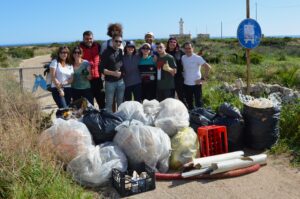 Scopri di più sull'articolo Giornata ecologica al Plemmirio: grazie a Sebastian Colnaghi e ai volontari