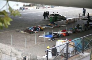 Scopri di più sull'articolo Il Parlamento europeo approva i centri per il rimpatrio in Paesi terzi: analisi e conseguenze per l’Italia