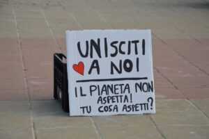 Scopri di più sull'articolo L’amara realtà dell’inciviltà: quando la bellezza del territorio viene sfregiata ogni giorno